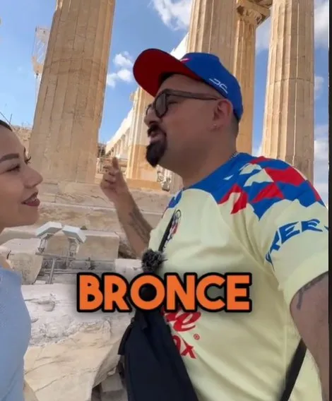 Fan10 'da clase' de los Caballeros del Zodiaco desde ruinas griegas