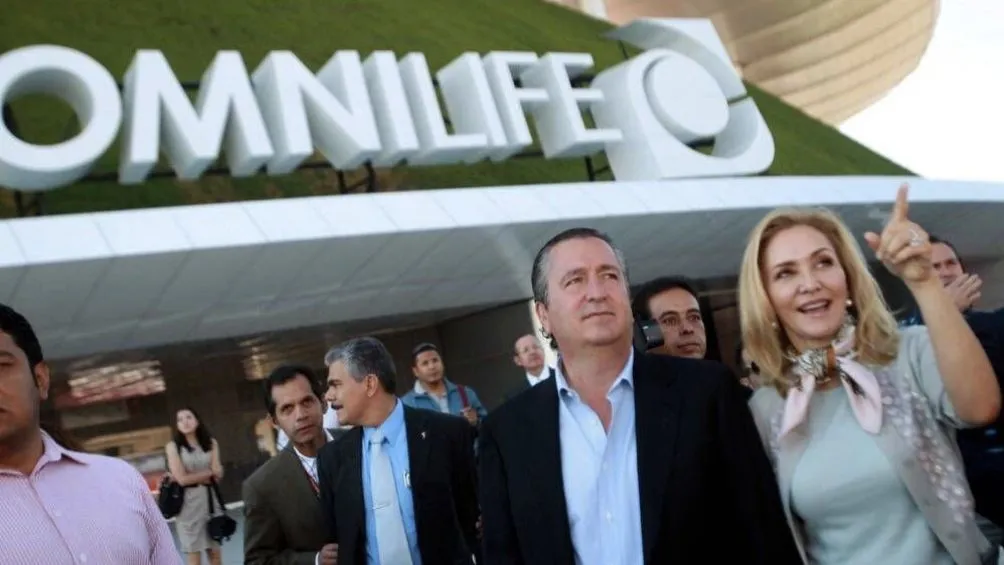 Jorge Vergara y Angelica Fuentes en la inauguración del Estadio Omnilife