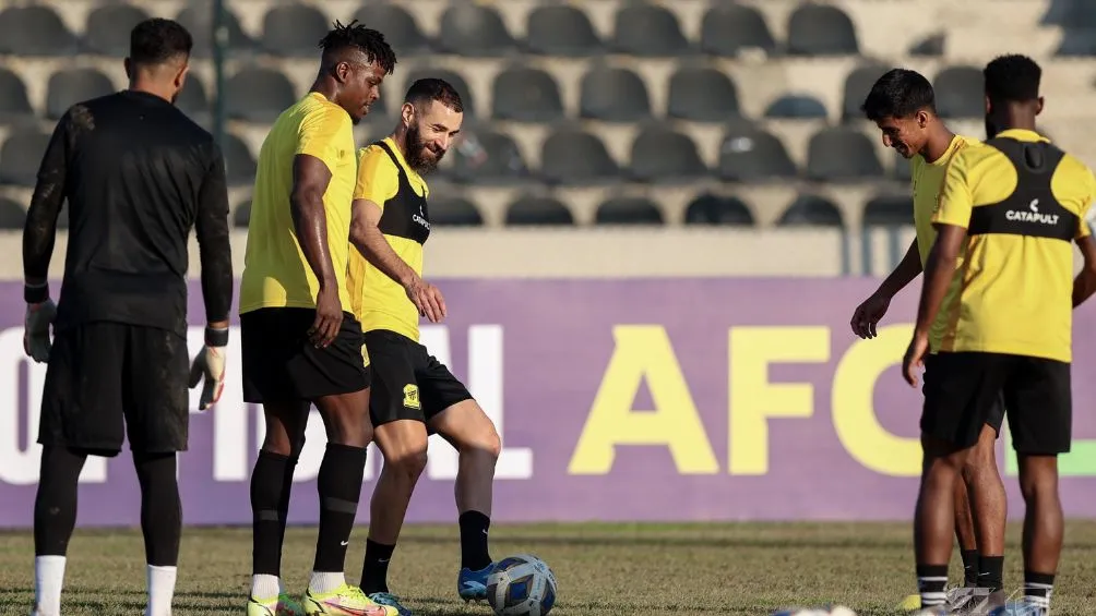 TWITTER: @ittihad Benzema durante un entrenamiento con el Al-Ittihad