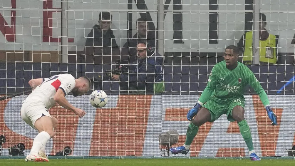 De cabeza, Skriniar abrió el marcador