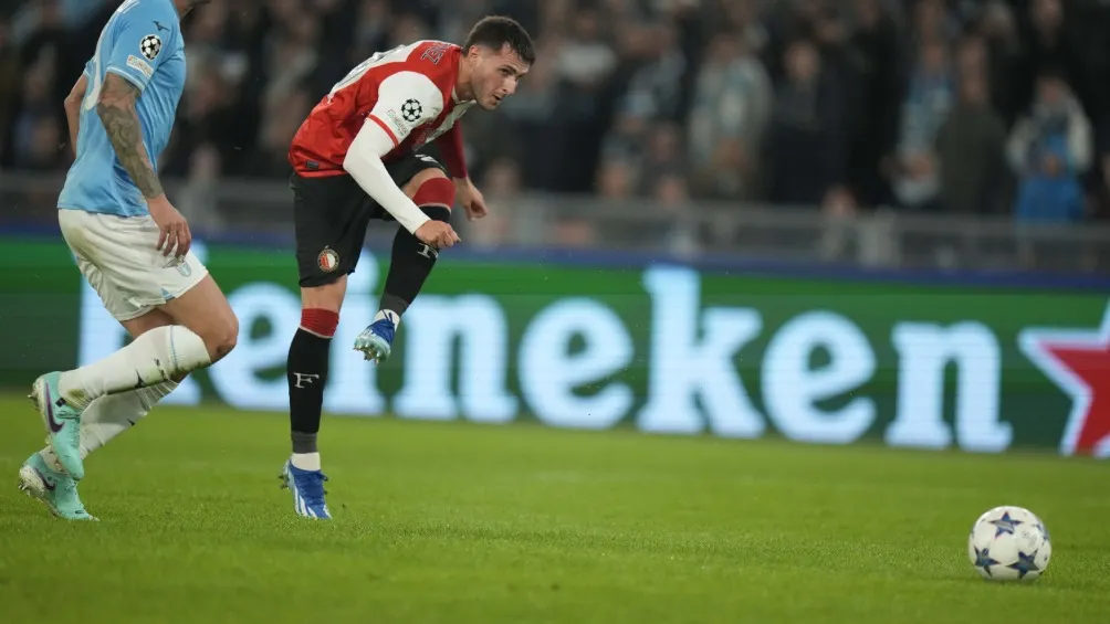 El zurdazo de 'Santi' que el portero mandó a córner