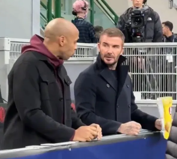 Thierry Henry se termina la botana de David Beckham