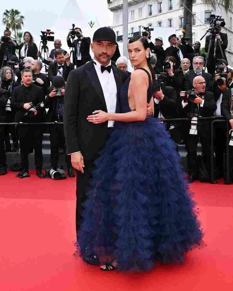 Irina y el diseñador italiano Riccardo Tisci en Cannes