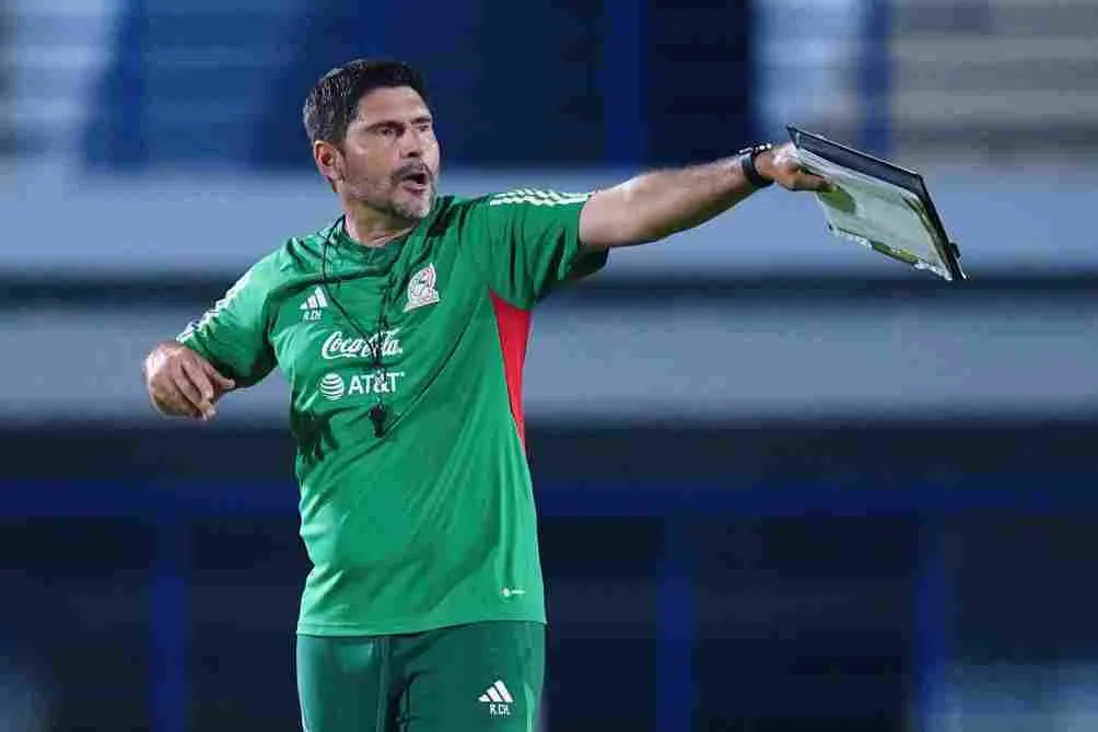 Raúl Chabrand durante un entrenamiento del Tricolor juvenil