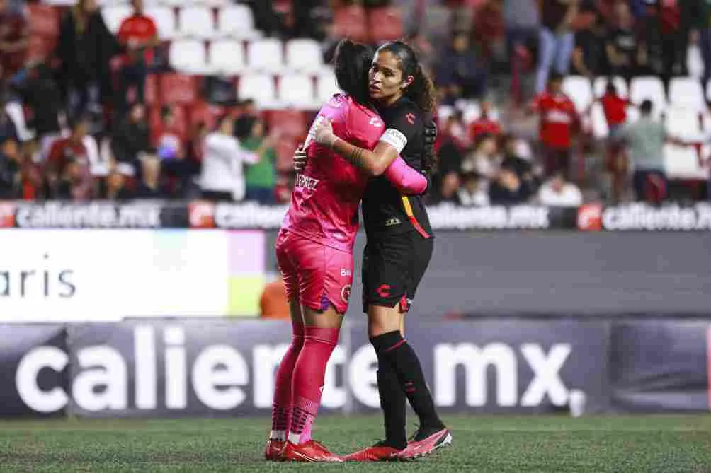 Daniela Espinosa y Alejandra Gutiérrez