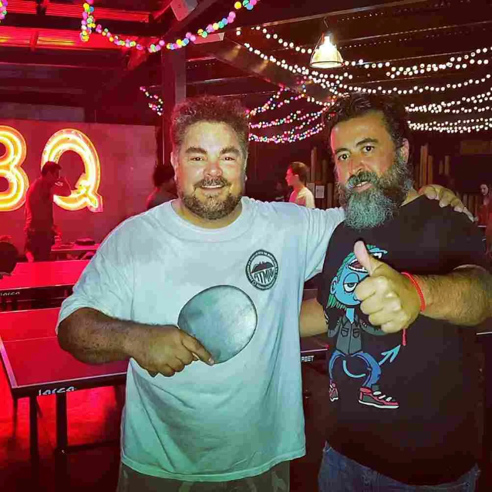 Micky con el jugador Juan Ramón Palacios Chapa