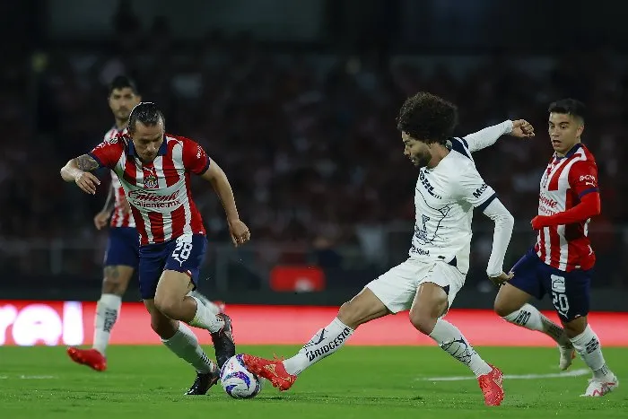 Chino Huerta durante el partido