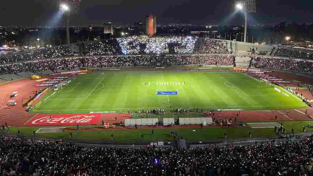 TWITTER: @PumasMX Así recibió la afición a los Pumas en CU