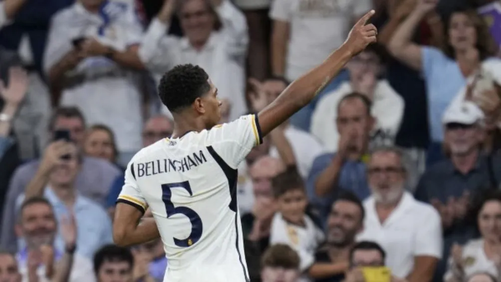 Bellingham celebra con la afición merengue