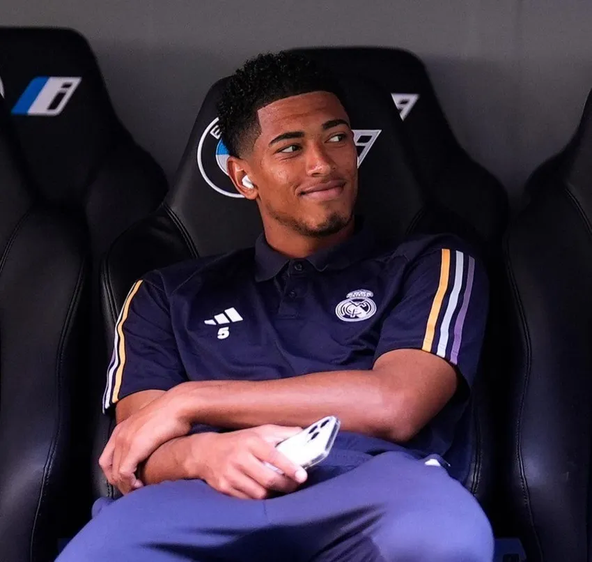 El futbolista presentó una lesión en el hombro