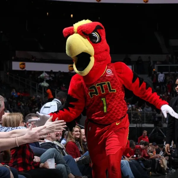 INSTAGRAM @atlharrythehawk Harry the Hawk protagonizó un video al estilo OnlyFans