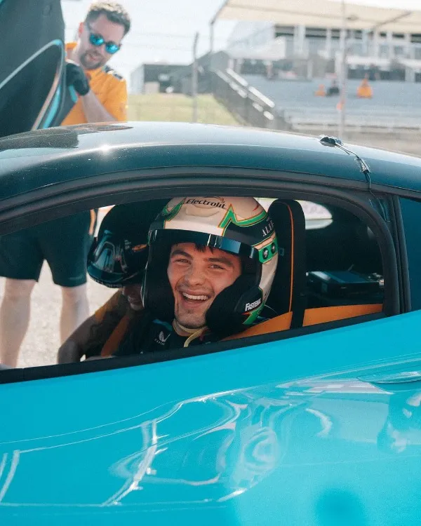 Pato O'Ward es piloto de pruebas en McLaren