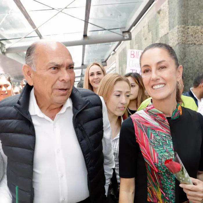 Antonio Pérez junto a Claudia