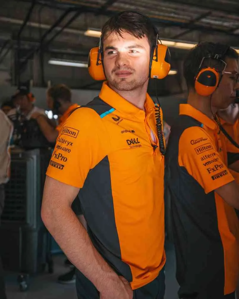 El regiomontano en el garage de McLaren