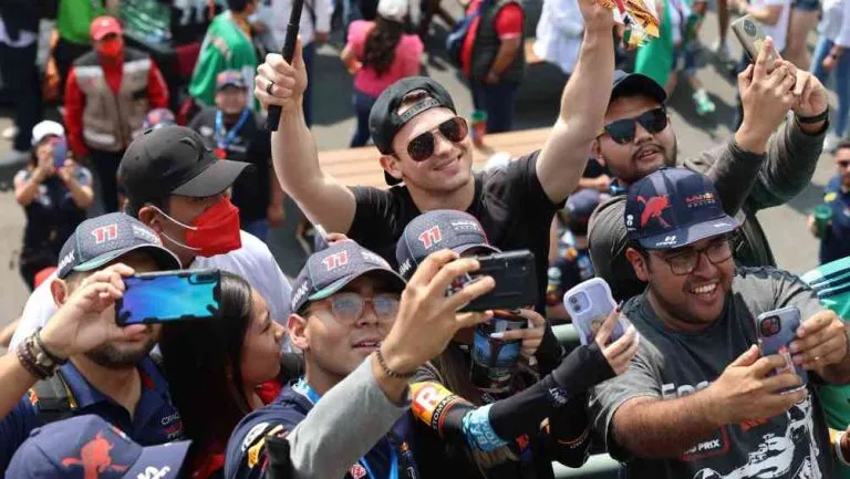 Patricio O'Ward probó el coche de Fernando Alonso