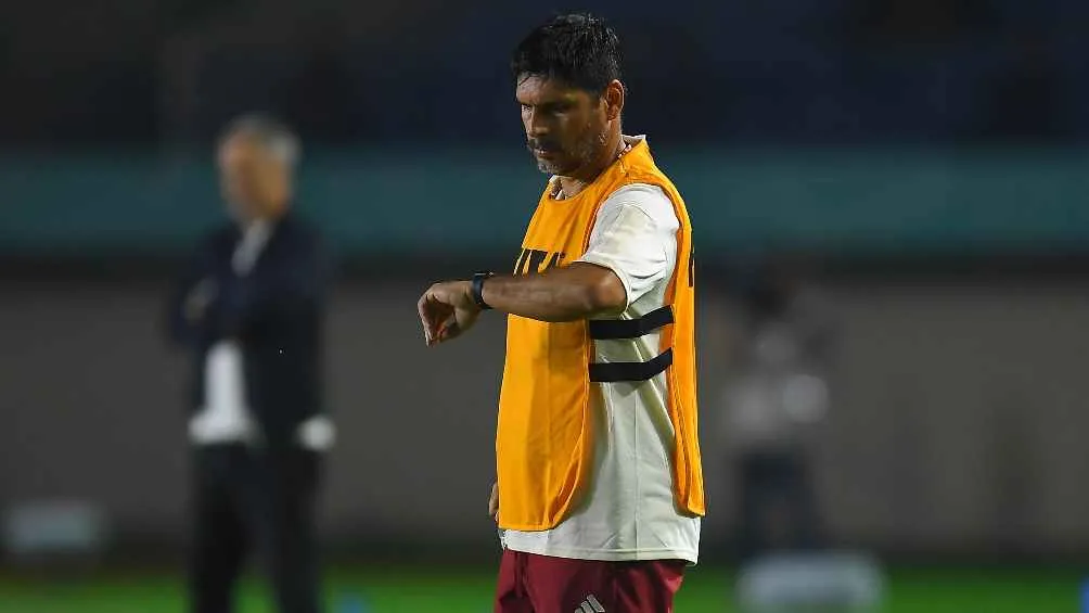 El DT tuvo que hacer un cambio extra