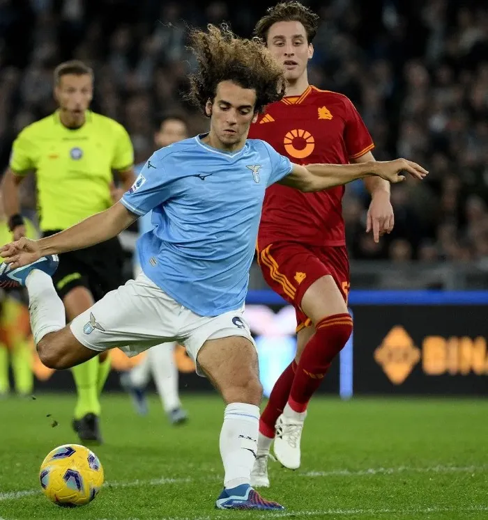 INSTAGRAM @official_sslazio Lazio controlando el balón