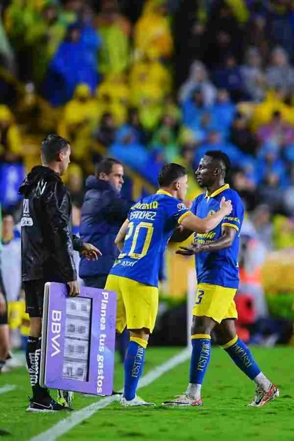 Sánchez ingresó de cambio en lugar de Quiñones