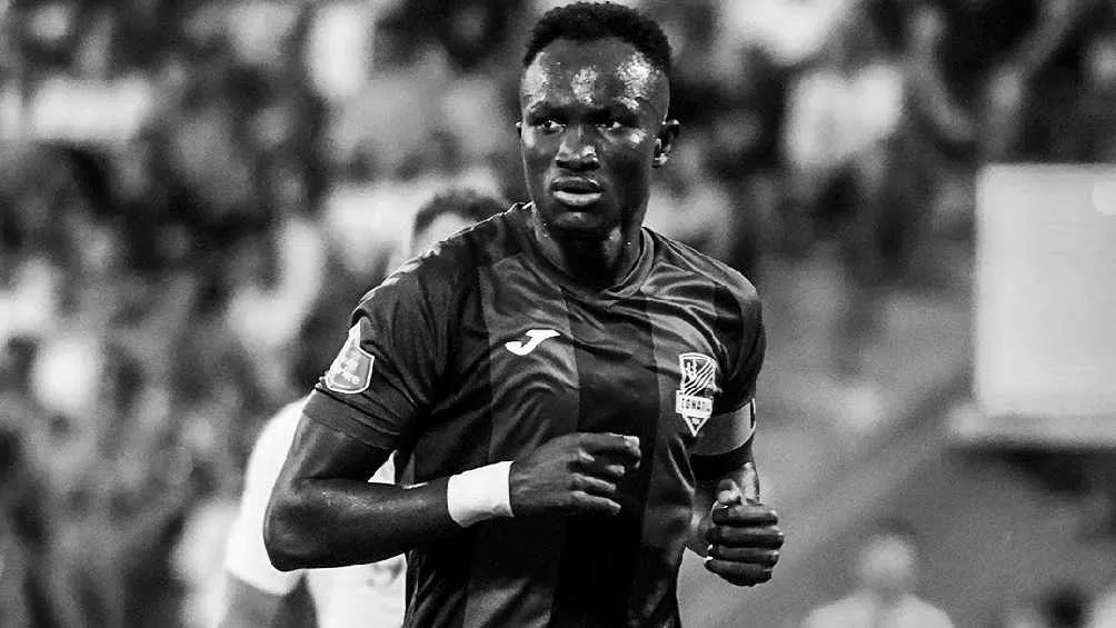 El ghanés falleció durante un partido