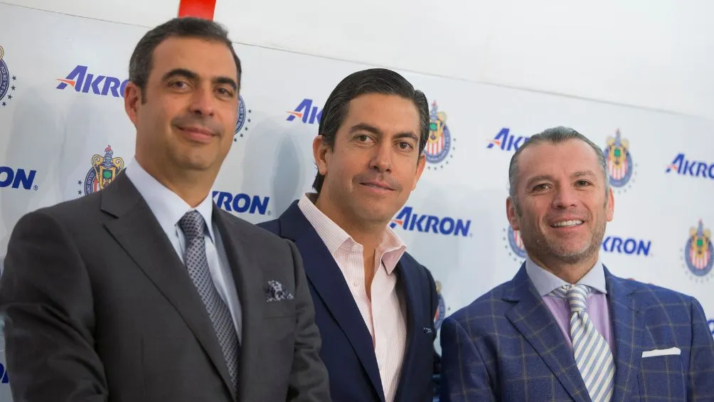 Salvador y Santiago Martínez junto a José Luis Higuera