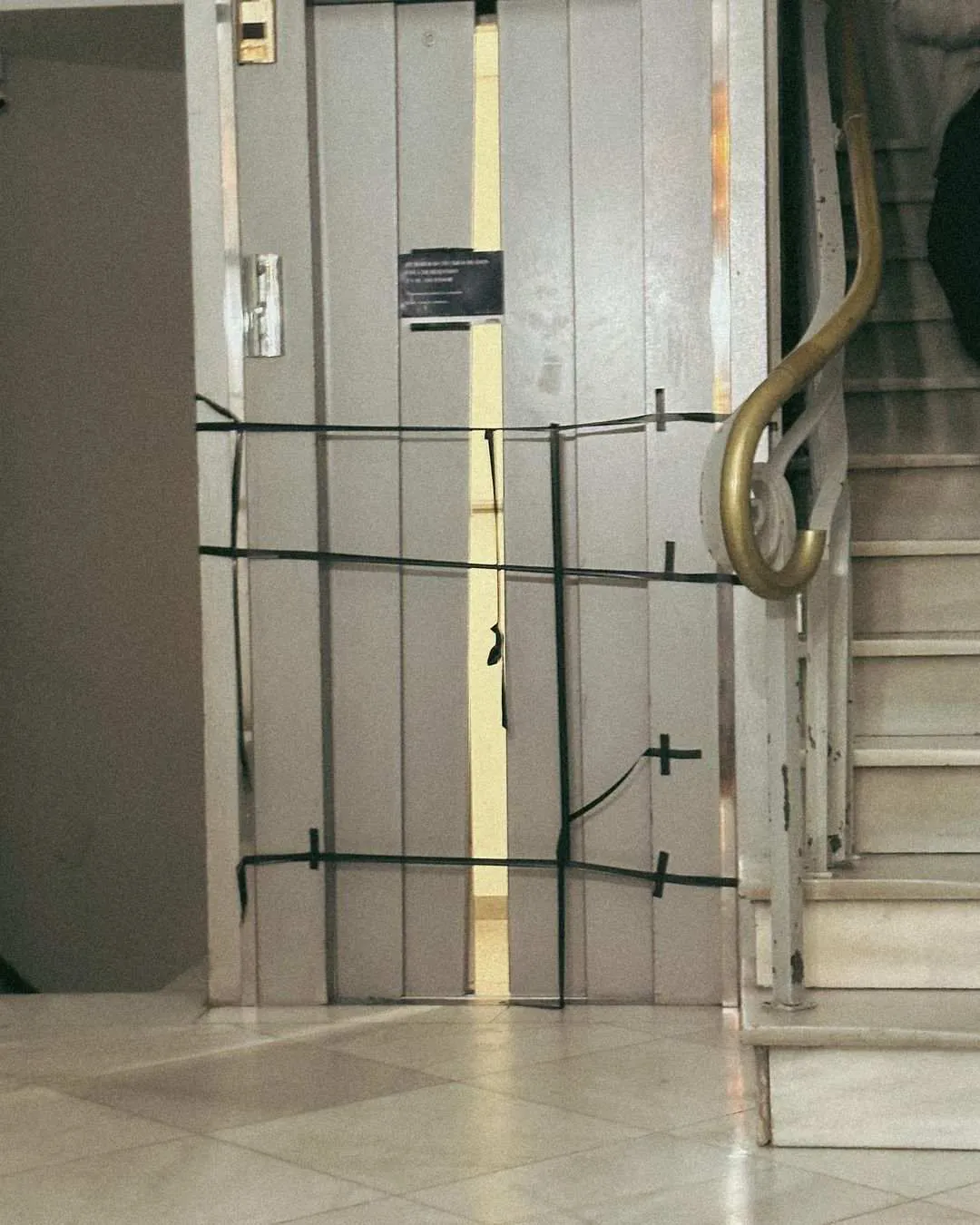 IG: @adrielfavela El elevador, al final, fue clausurado y dejará de operar por un rato.