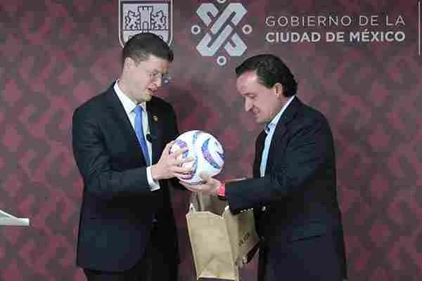 Mikel Arriola y el Comisario General Pablo Vázquez