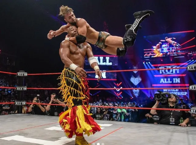 Flip Gordon durante una pelea