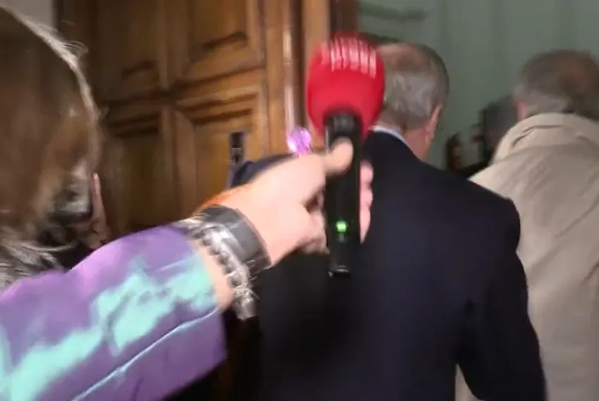 CAPTURA DE PANTALLA: TWITTER Pérez ingresó a la iglesia