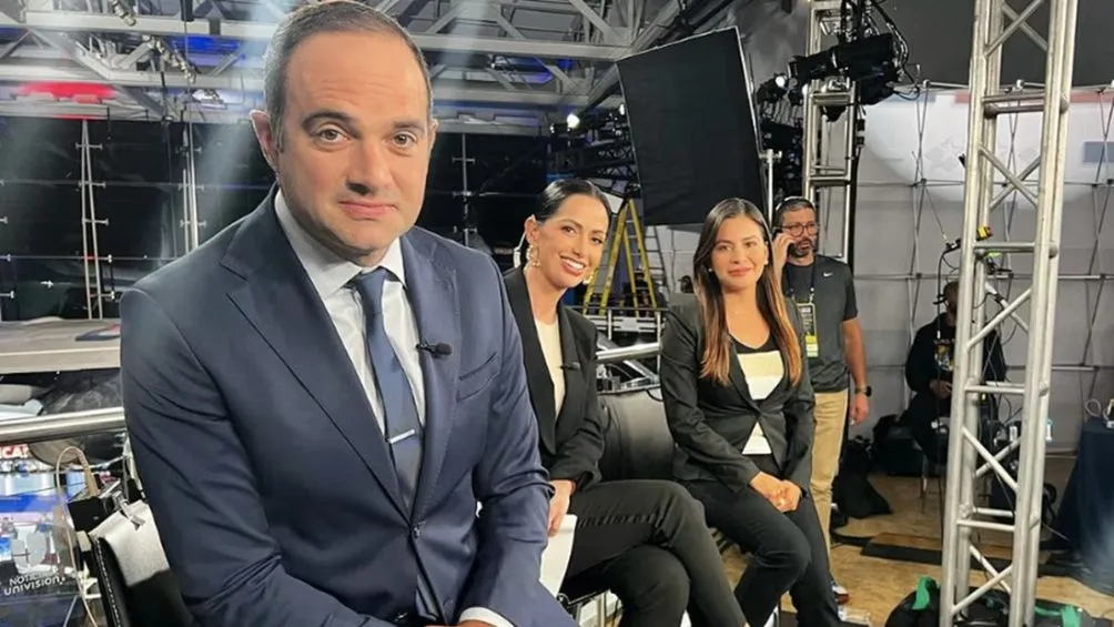 León Krauze y su equipo