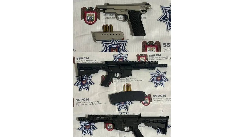 Sitio de Internet: policia.tijuana.gob.mx Estas son las armas largas que les encontraron a los detenidos.