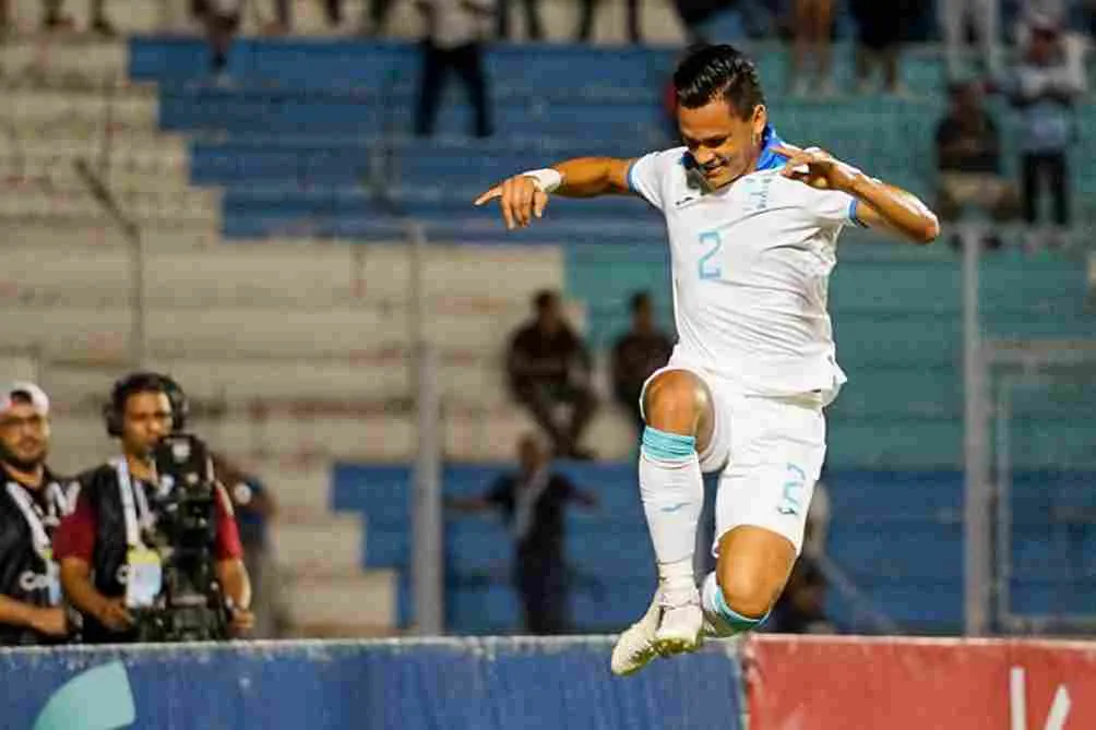 Denil Maldonado de Honduras en la pasada Fecha FIFA