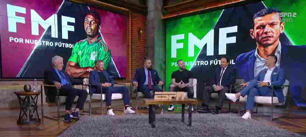 RÉCORD La mesa de Futbol Picante discutiendo la posible alineación de México
