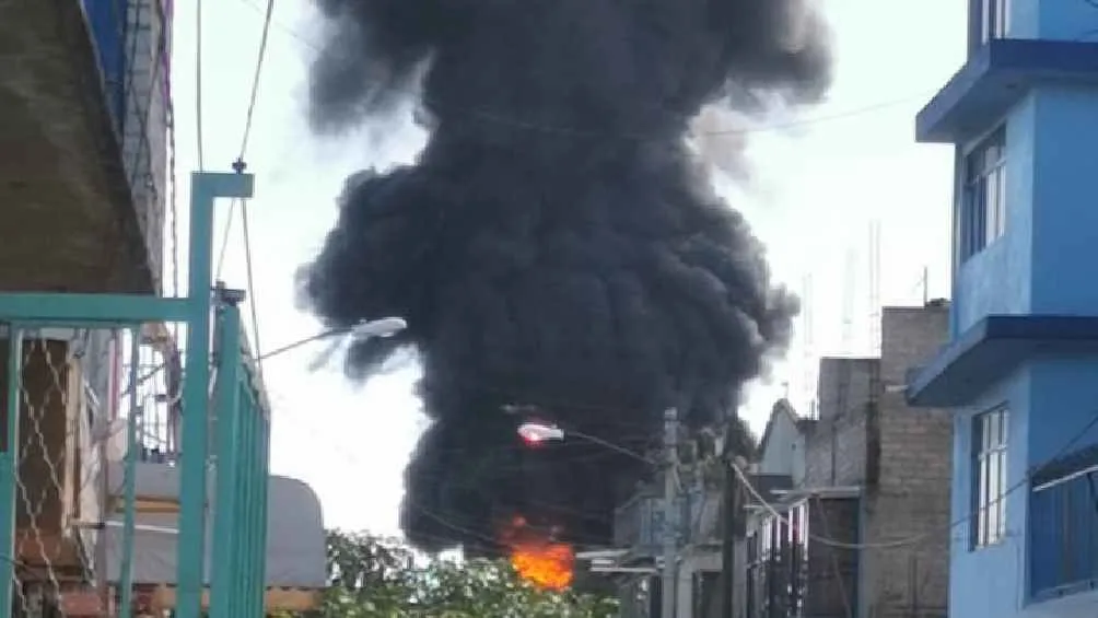 TWITTER @lasillarota incendio causó una alta humarola