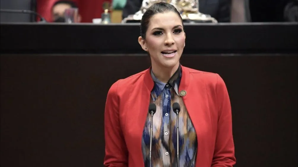 Ana Laura Bernal, la pareja de la titular de la CONADE