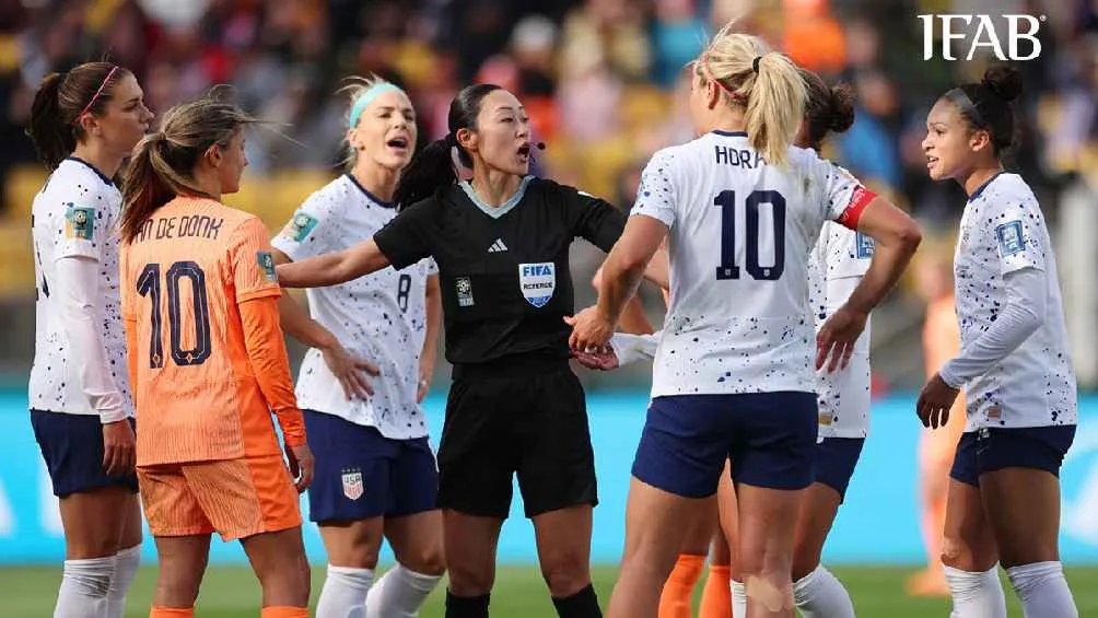 Buscan reducir diálogo con el árbitro