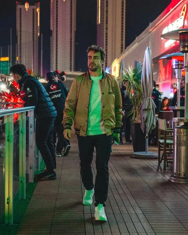 Fernando Alonso es uno de los pilotos que cuenta con TikTok