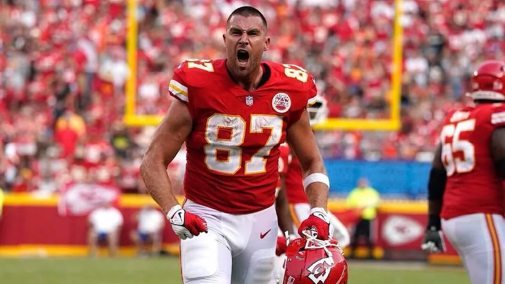 IG: @killatrav Travis Kelce ha ganado adeptos por su noviazgo con Taylor Swift.