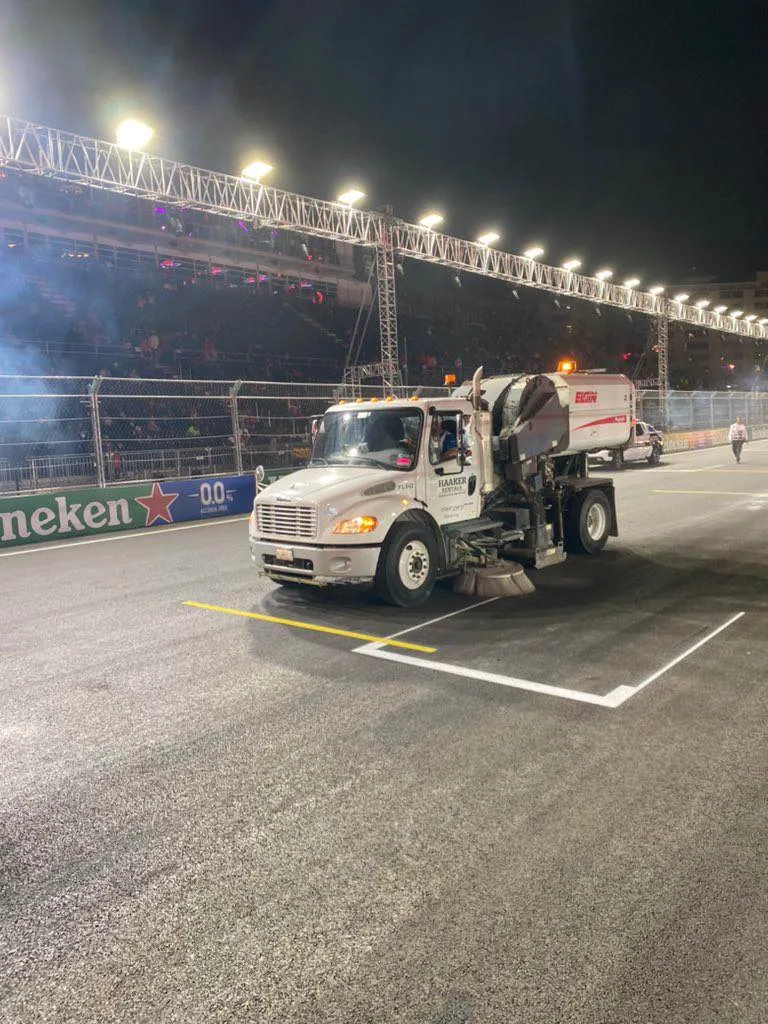 Equipo de limpieza trabajó a marchas forzadas