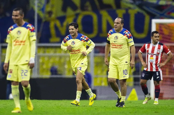 Cuauhtémoc Blanco jugando el partido de leyendas