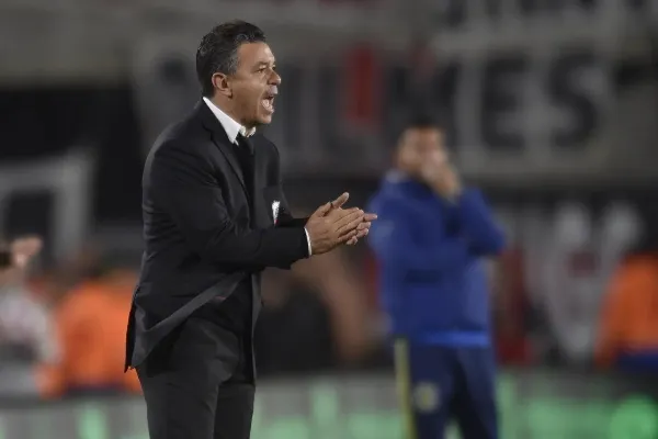 Gallardo dirigiendo al River Plate