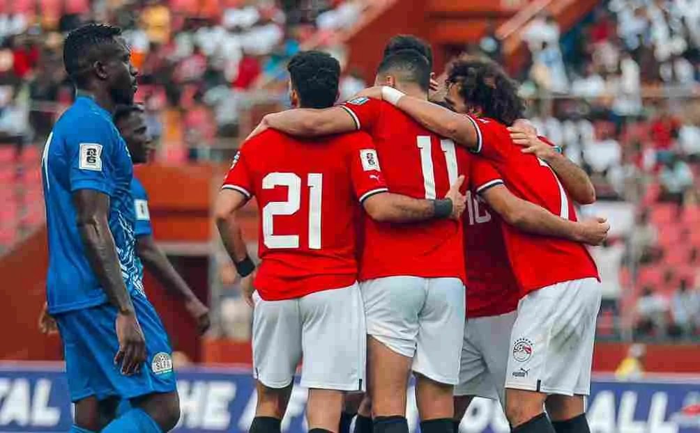 Jugadores de Egipto celebran la victoria