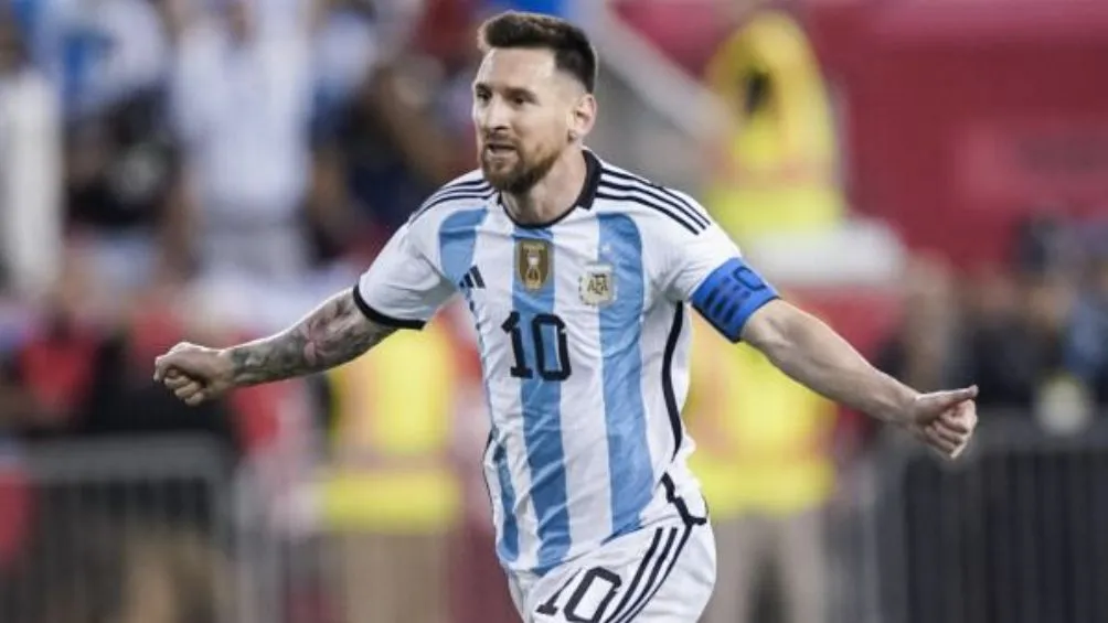 El argentino donará seis playeras usadas en Qatar 2022