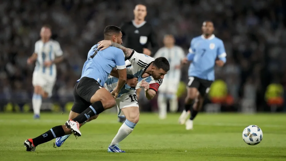 Leo, en el último encuentro ante Uruguay en La Bombonera