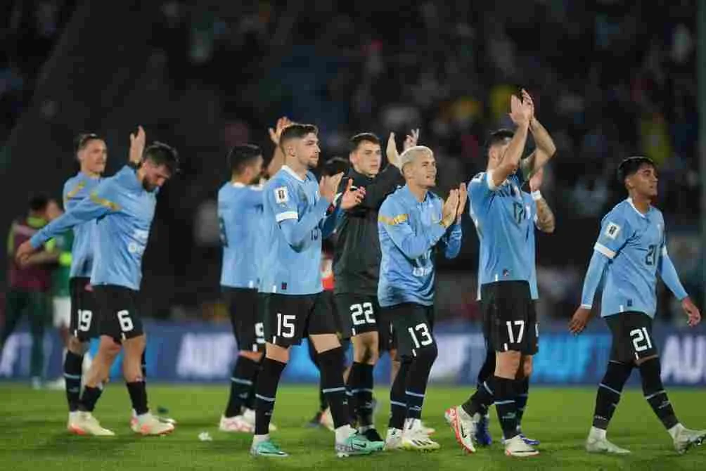 AP Uruguay celebra la victoria contra Bolivia