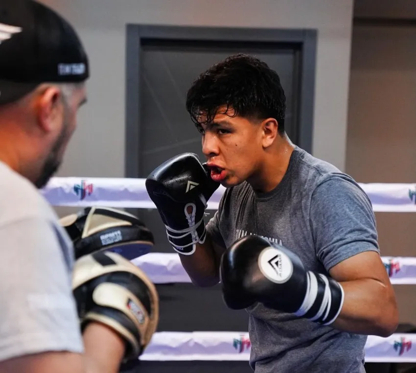 El mexicano mantiene un positivo récord