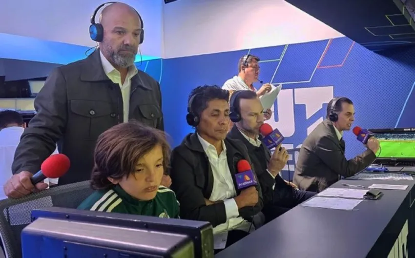 Momentos donde los comentaristas observaban el juego