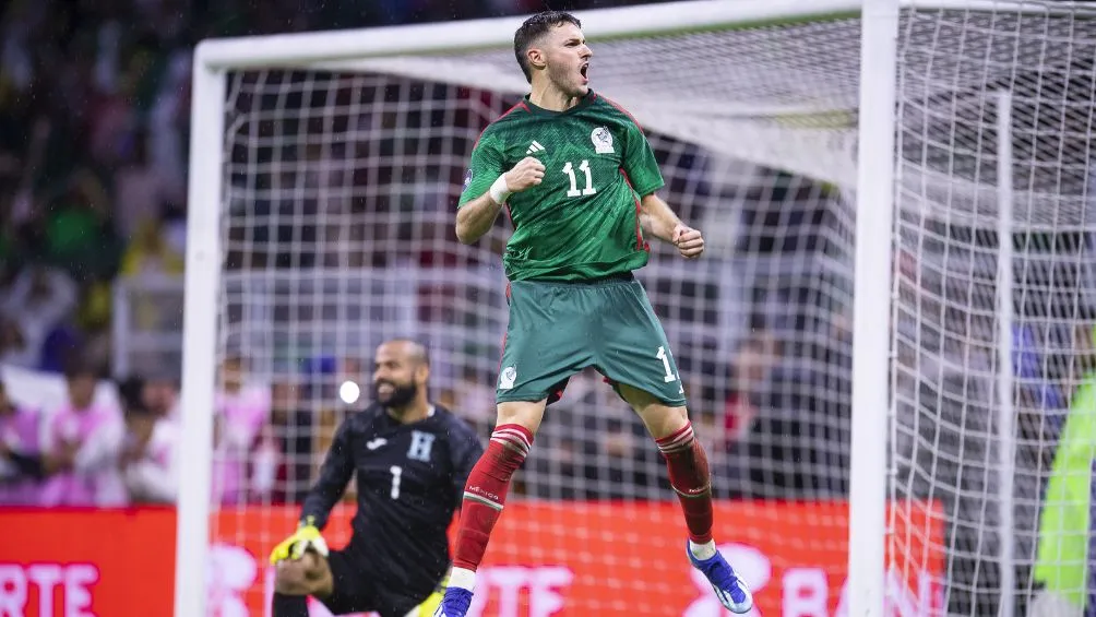 Giménez celebrando el penal