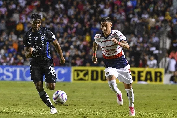 Chicote Calderón jugando con Chivas
