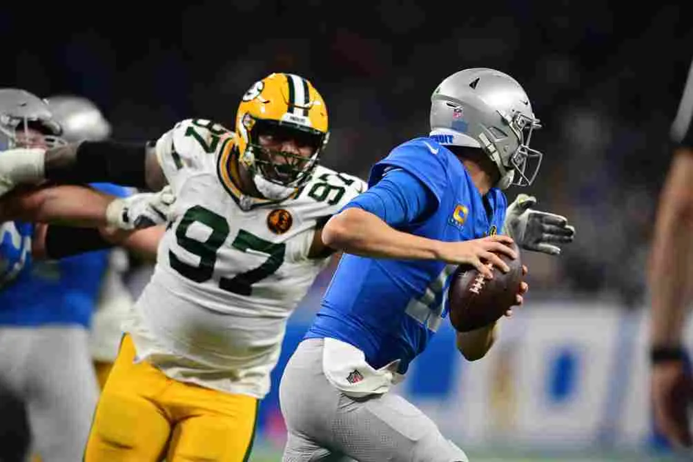 Kenny Clark busca la captura de Jared Goff