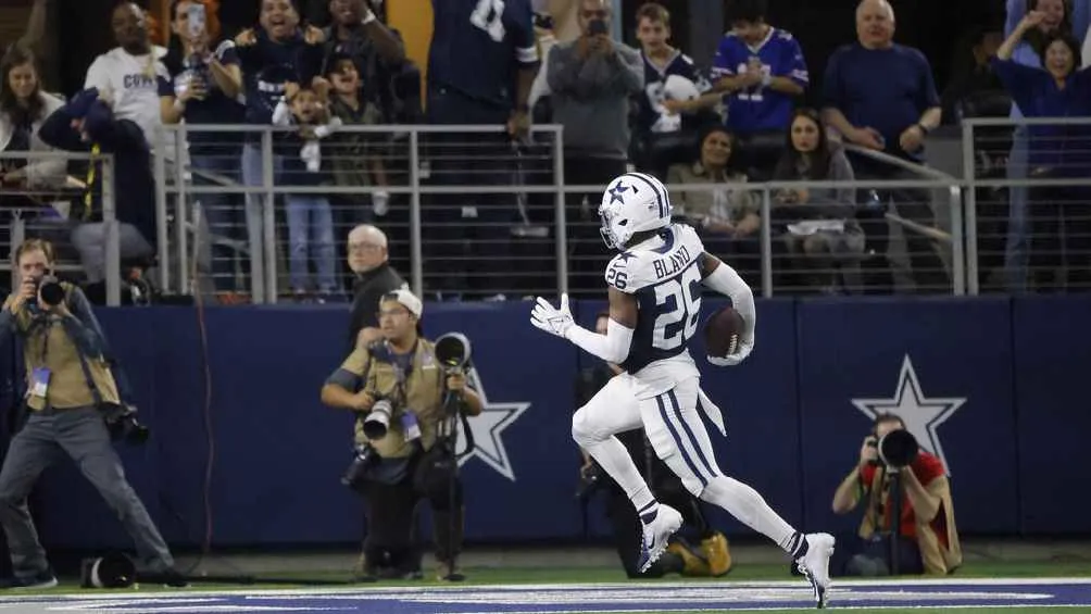 Daron Bland tuvo su séptima intercepción